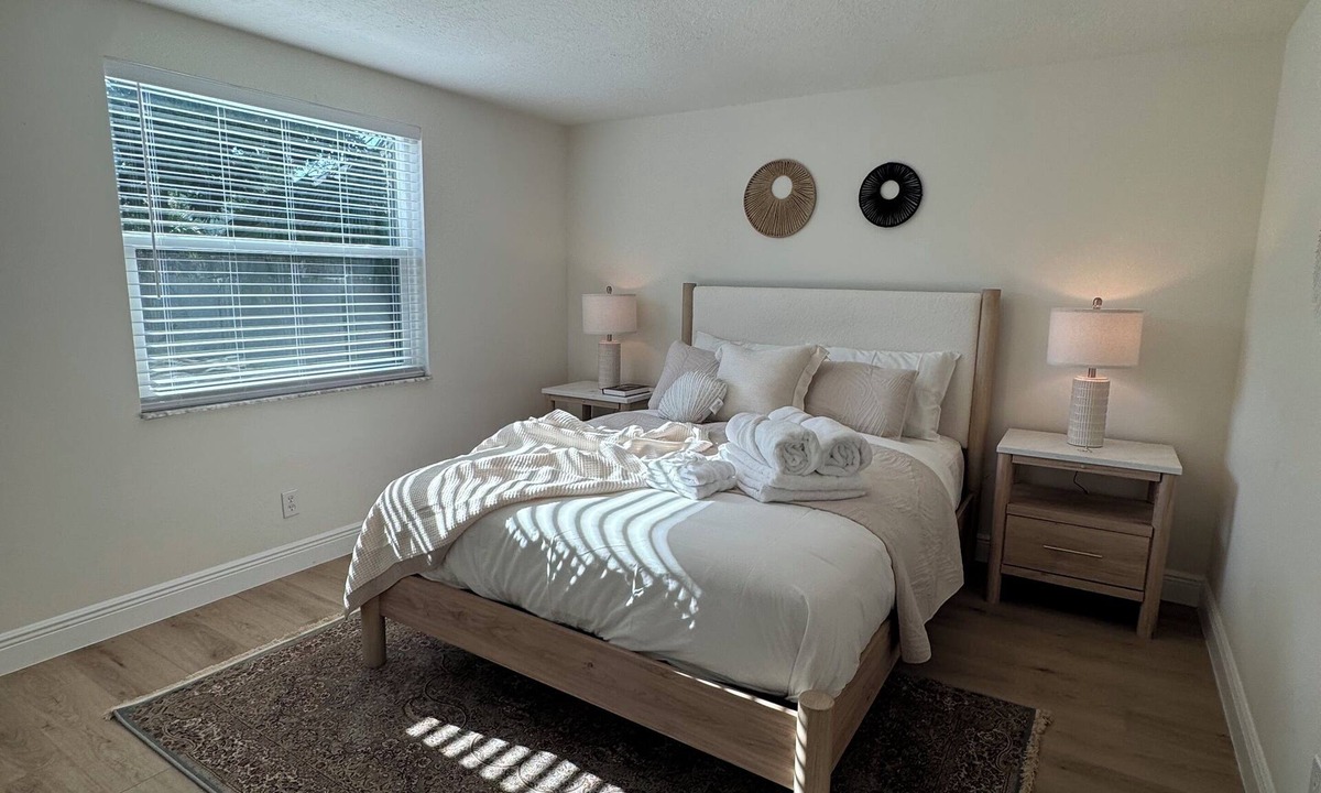 St. Petersburg House | Charming 3-bedroom house with WiFi and AC in Downtown St. Petersburg