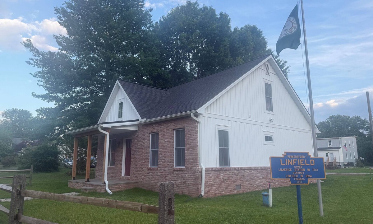 Parker Ford House | Charming 3-bedroom house in marvelous Linfield with AC, Close to nature parks.