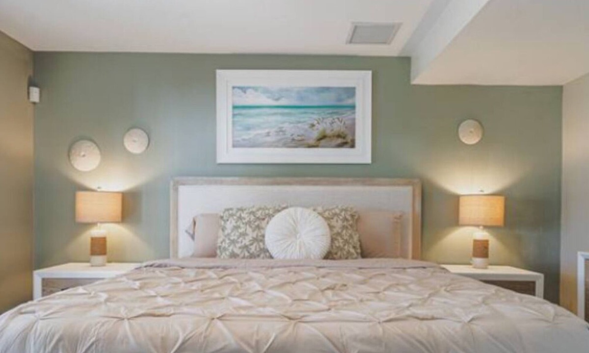 Southgate House | Charming 3- Bedroom house with AC and WiFi in lovely Sarasota