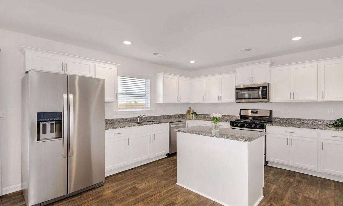 Greer House | Charming 3-BR,2.5Bath,12 mins away GSP,10 mins BMW,In midof Spartburg Greenville