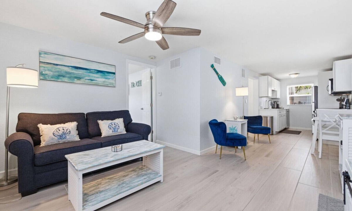 Pass-a-Grille House | Charming Cottage in Pass-A-Grille Beach, Dogs Ok