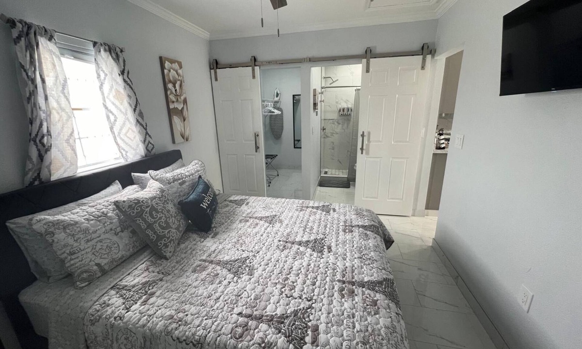 Lakeland Apartment | Charming guesthouse A 1-bedroom apartment in enjoyable Lakeland with AC