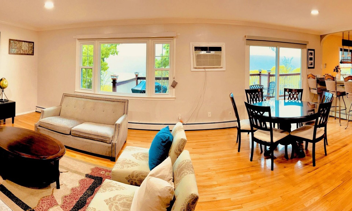 Northwest Yonkers House | Charming house in Yonkers with Hudson River View and close travel to get to NYC