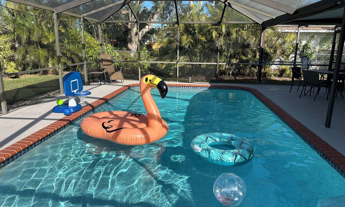 Gulf Gate Estates House | Charming house with a heated salt water pool in the heart of Sarasota.