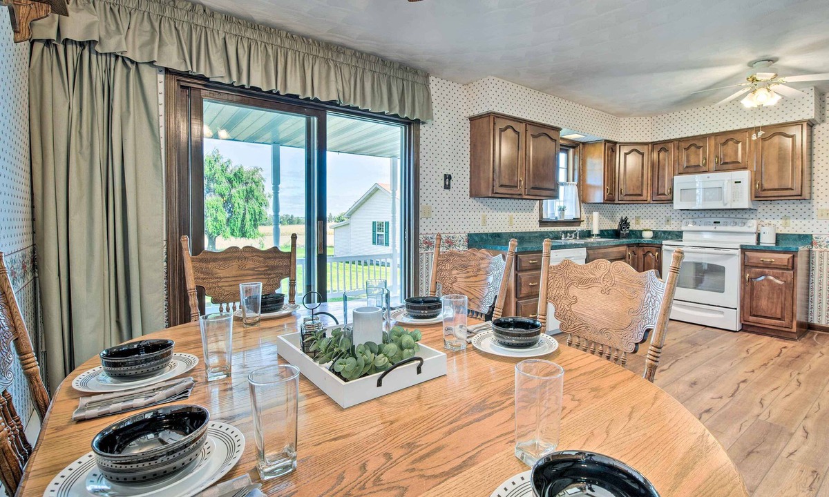 Lewisburg Cottage | Charming Lewisburg Home w/Hot Tub & Games!