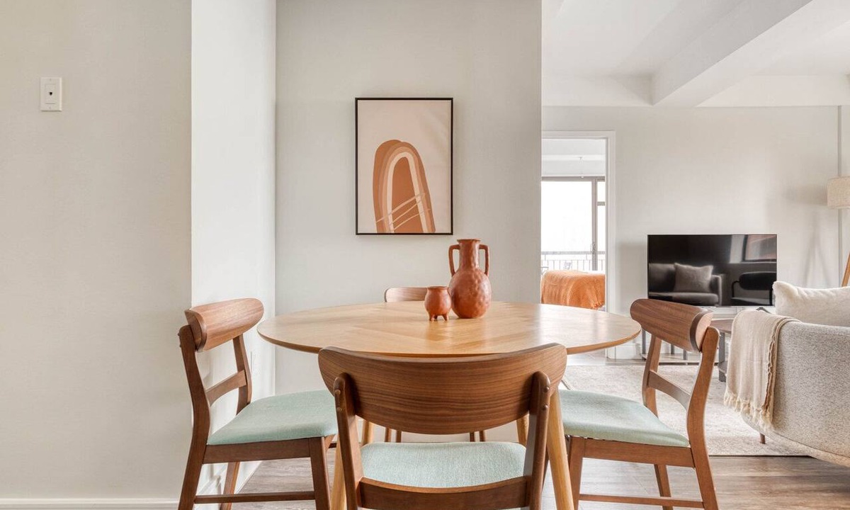 Upper East Side Apartment | Classic UES 2BR w/W/D, Gym & Doorman, nr Carl Schurz Park, by Blueground