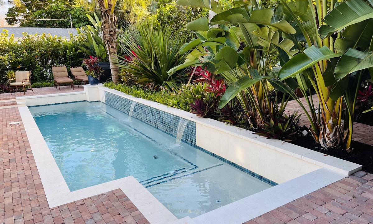 Central Naples House | Close to beach! Botanical garden in the backyard! Beautiful pool! A+ location!