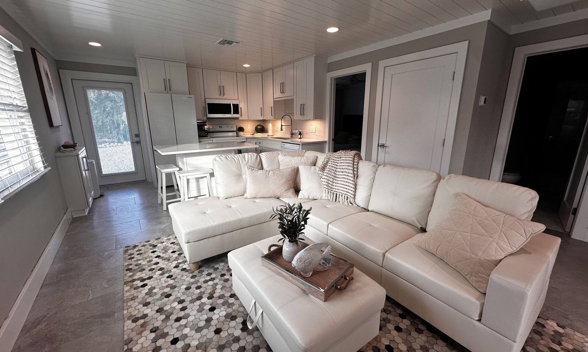 Sanibel House | Close to Causeway/Walk to Nerita Beach - 2 Bedroom Duplex