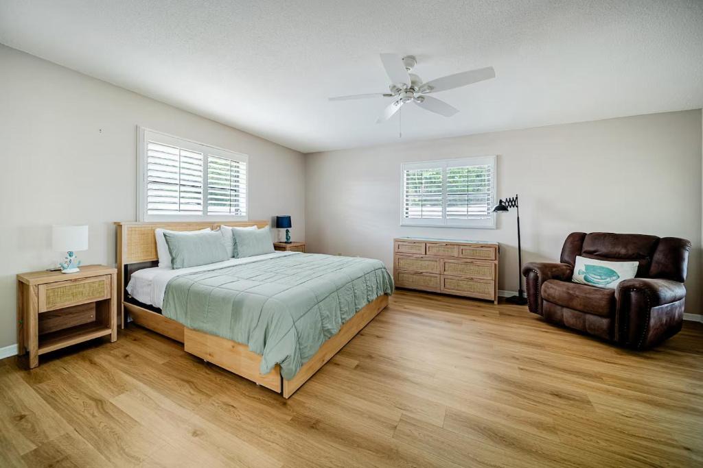 Palm Harbor House | Coastal Cottage in Downtown Palm Harbor