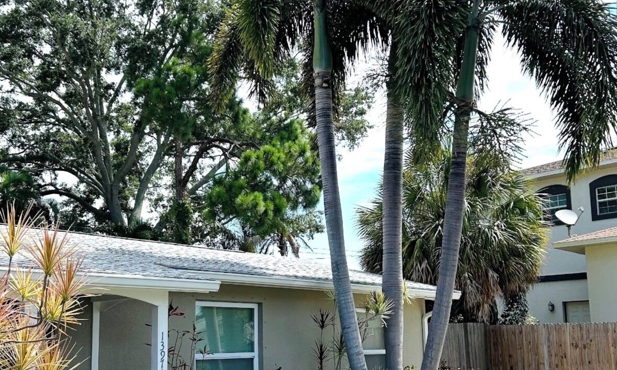 Seminole House | Coastal Oasis 4BR/3BA | Sleeps 8 | Heated Pool | 3-Min Drive to Beach
