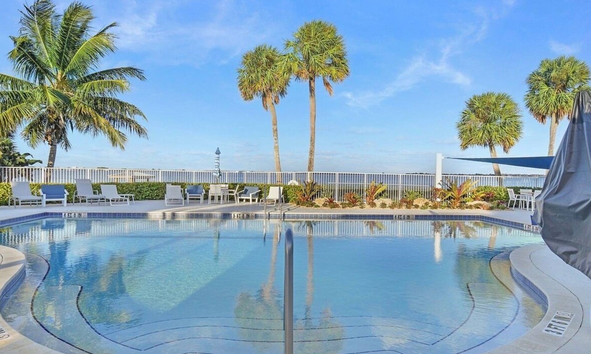 Jensen Beach House | Coastal Retreat Near Pool with Bikes & Kayak