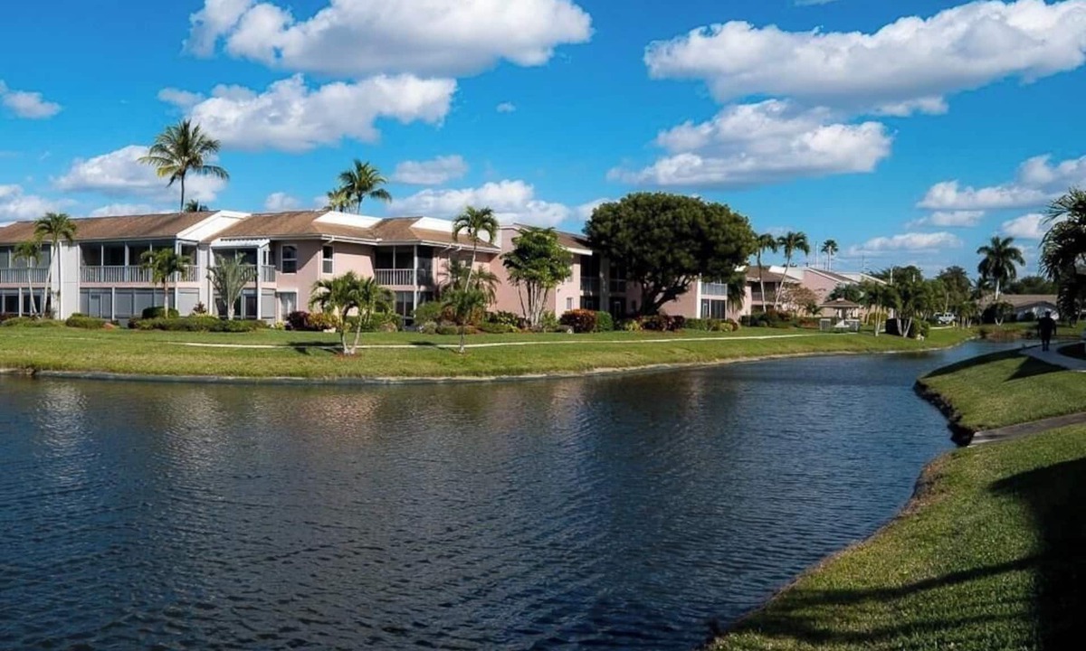 Iona Condo | Coco's Beach House @ Quail Run Condos