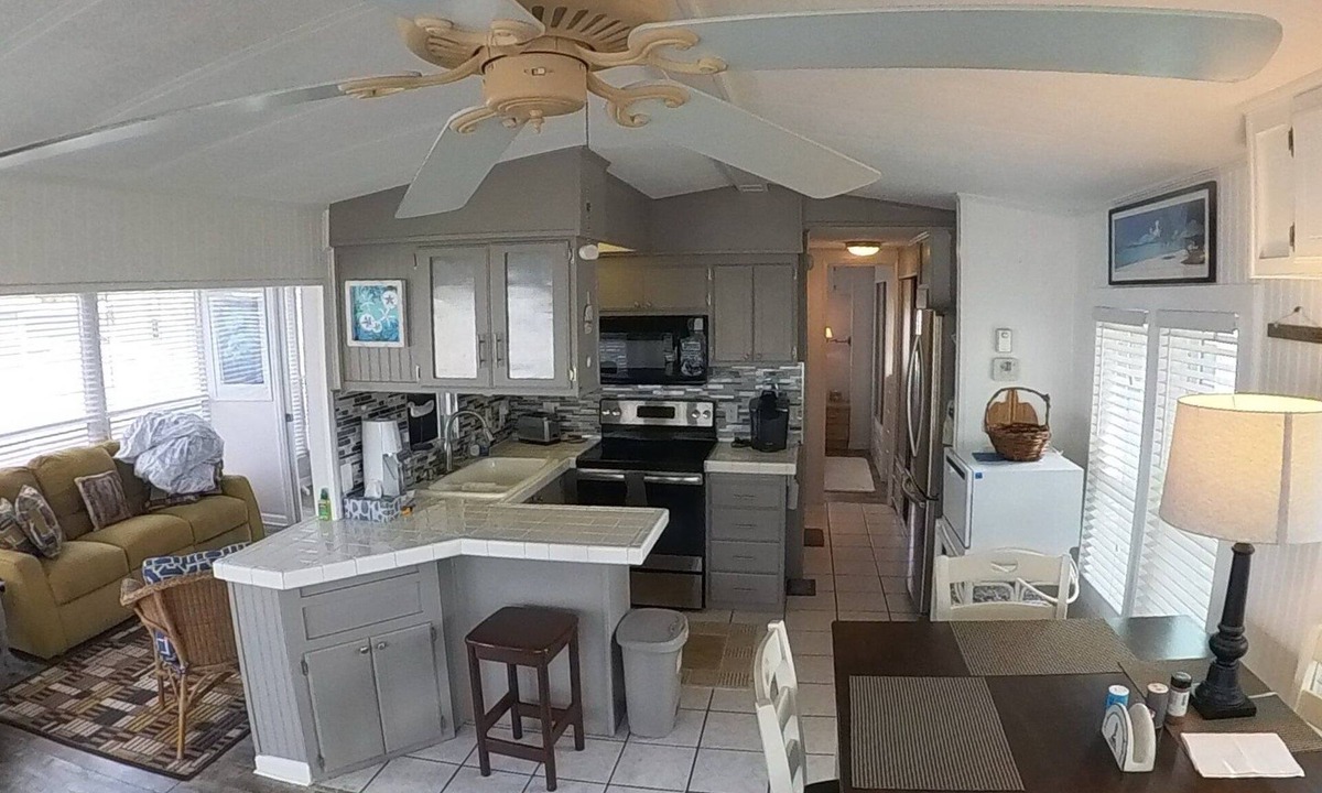 Nettles Island House | Come enjoy the island lifestyle in this awesome 2 bedroom 1 bath beach house!