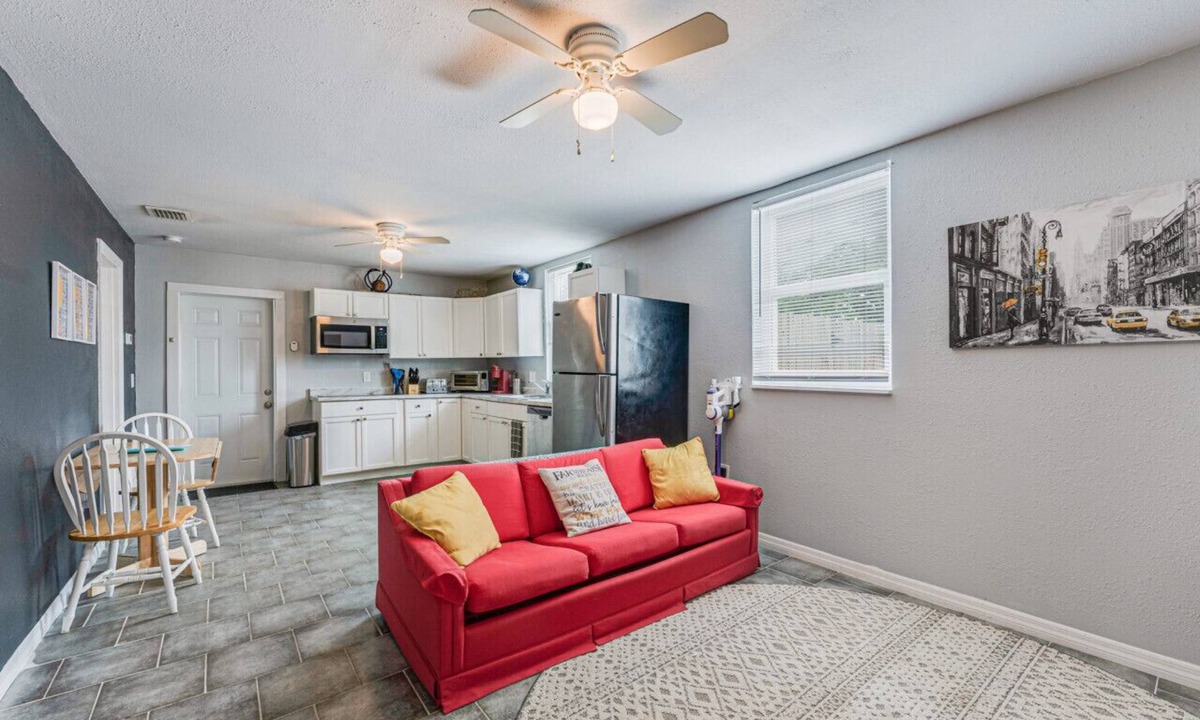 St. Petersburg House | Come enjoy this unique Mother In-Law Suite