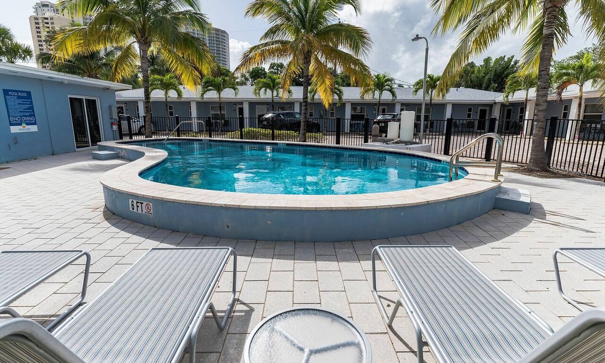 Singer Island Apartment | Comfortable beach apartment with pool