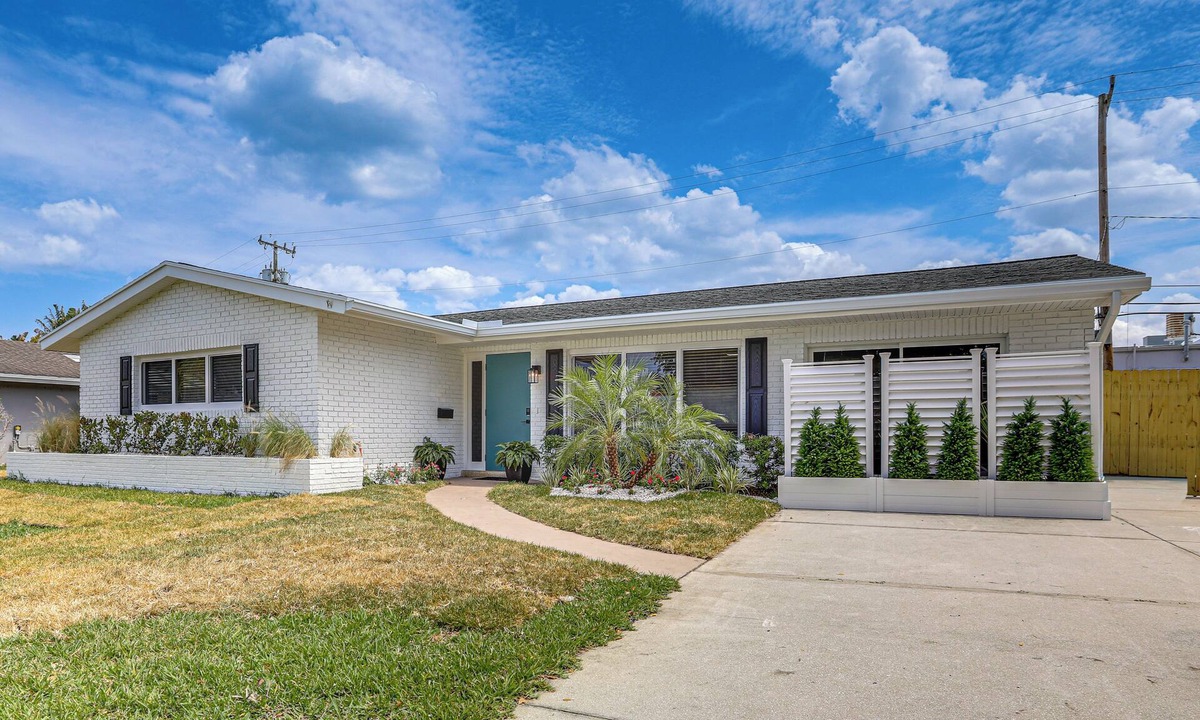Florida North Atlantic Coast House | Completedly Renovated Pool: Home Minutes to Beach!