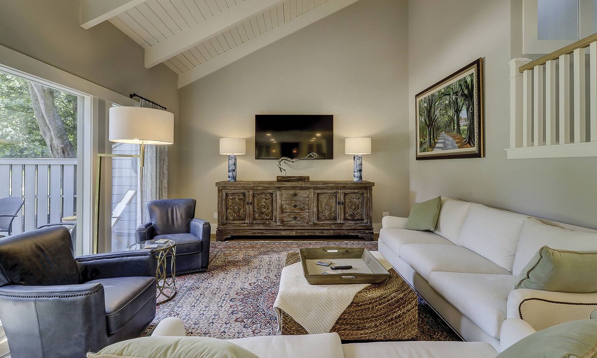 Sea Pines Villa | Completely renovated Harbour Town villa, located right on the golf course