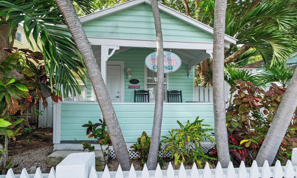 Old Town Cottage | ~CONCH COTTAGES~ Enjoy your next island vacation with friends right here!