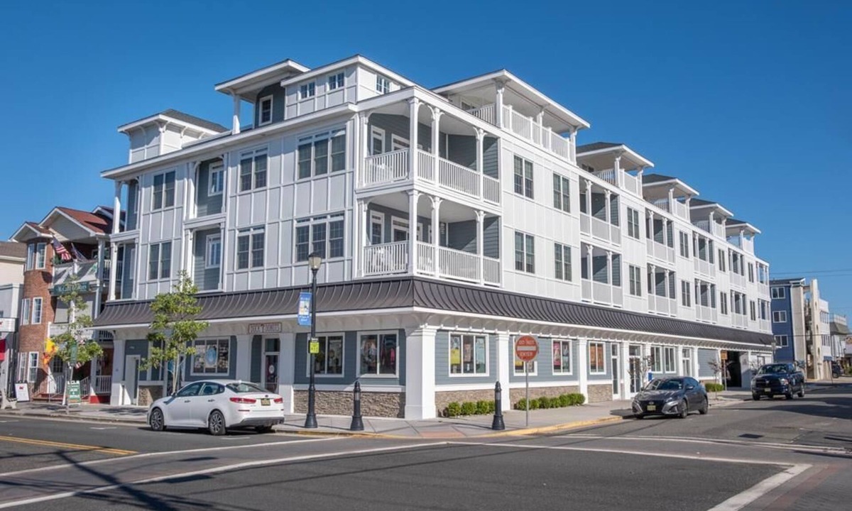 Sea Isle City Condo | Condo Steps to the Beach and Center of Town