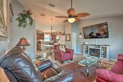 Highland House | Condo w/Screened-in Porch, 1 Mi to Sebring Golf!