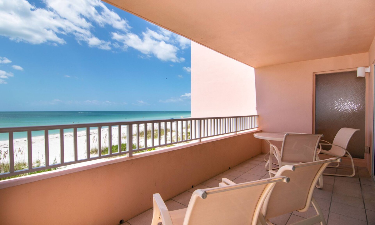 Bradenton Beach House | Coquina 101 · Beachfront Condo · Gulf Views & Pool