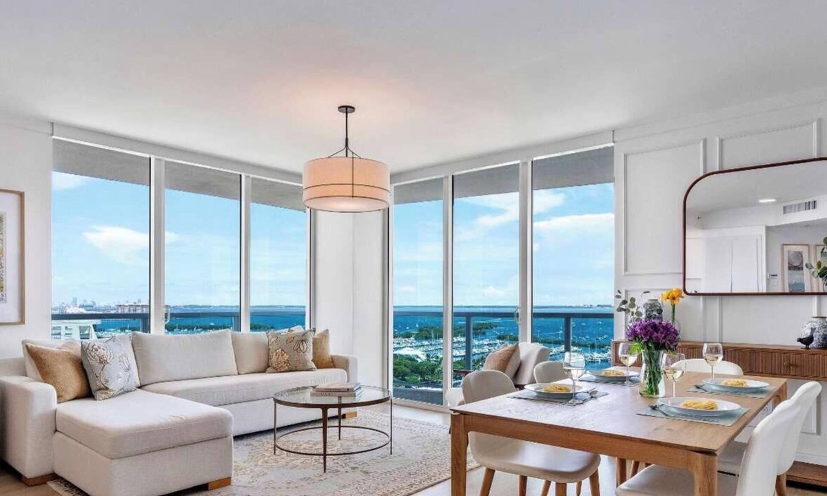 Coconut Grove Apartment | Corner Suite with Panoramic Ocean Views