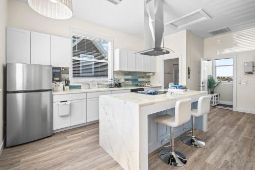 Auburndale Apartment | Costa 1BD Lake Condo - Paradise in a Beautiful Area