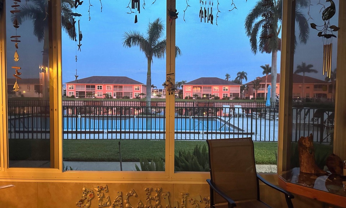 Caloosahatchee Condo | Cozy 1-bedroom condo in welcoming Cape Coral, Fl. on the beautiful Rubicon Canal