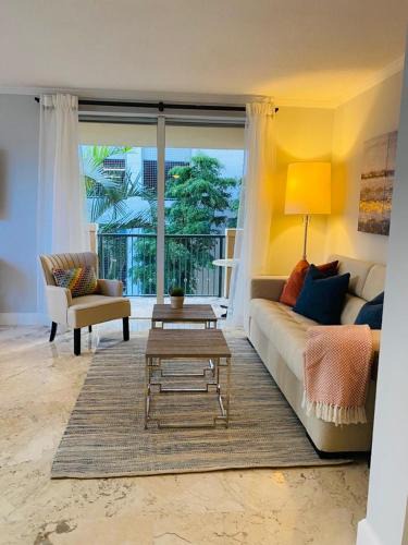 Coconut Grove House | Cozy 1 bedroom unit located in a Condo Hotel in the heart of Coconut Grove Free Parking