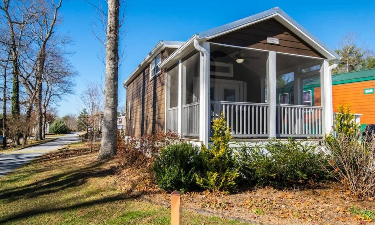Upward Cottage | Cozy 1BR Tiny Home w/Pool Access | Free Tix