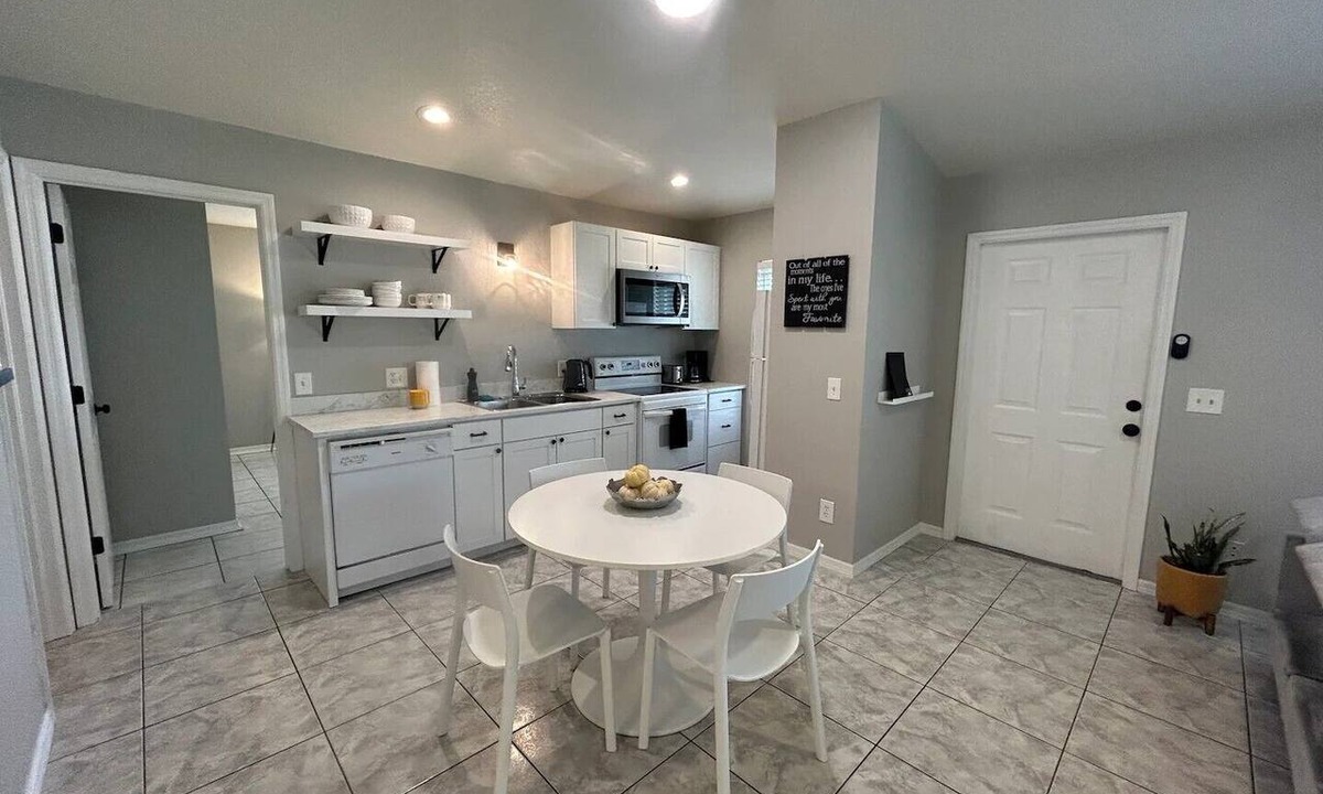 Pebble Beach Condo | Cozy 2 BR/2 BA condo, screened porch in serene Rotonda West