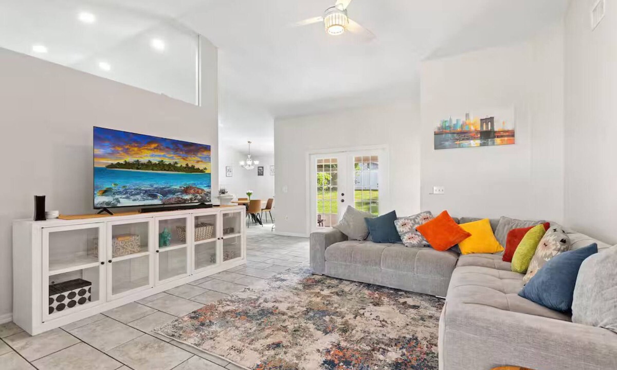 Lakeland House | Cozy 3BR/2BA Getaway/Legoland/Winterhaven/Lakeland