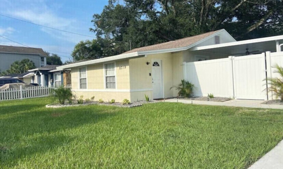 Temple Crest House | Cozy 3BR Home Steps from Busch Gardens with Private Parking & Spacious Yard
