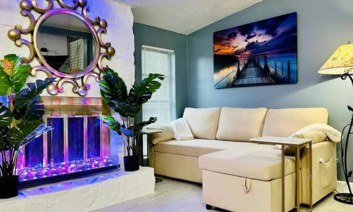 Iona House | Cozy 4 Bedrooms near Sanibel/FM Beaches