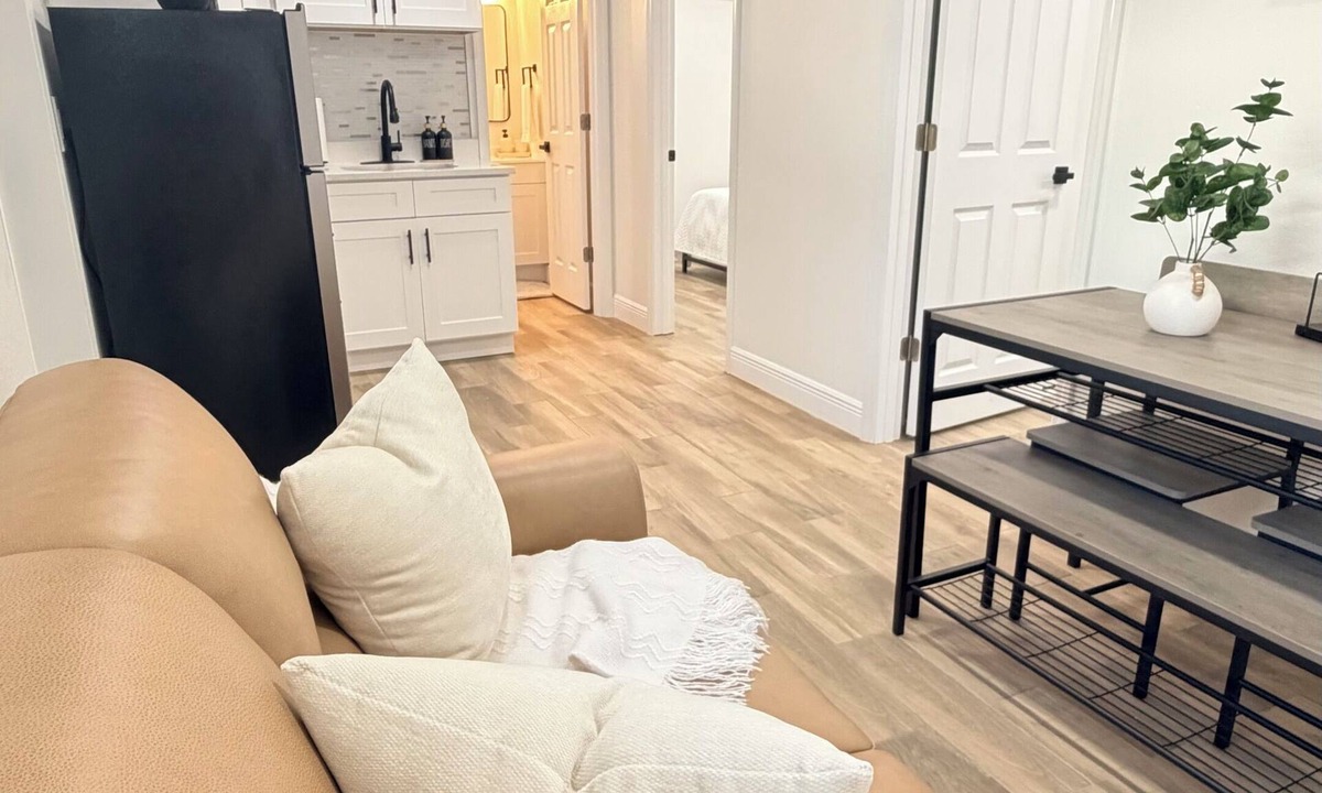 Brandon Apartment | Cozy apartment in Brandon Private Entry