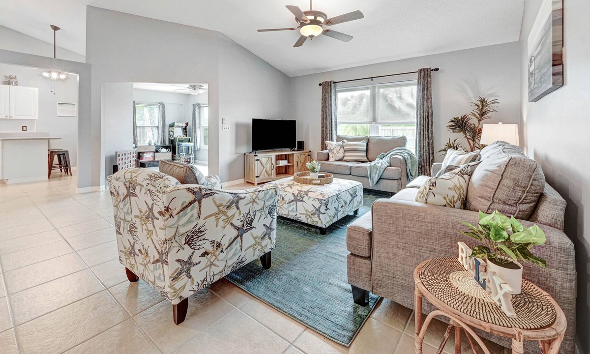 Palm Bay House | Cozy Blue Palm w/Game Room Centrally Located