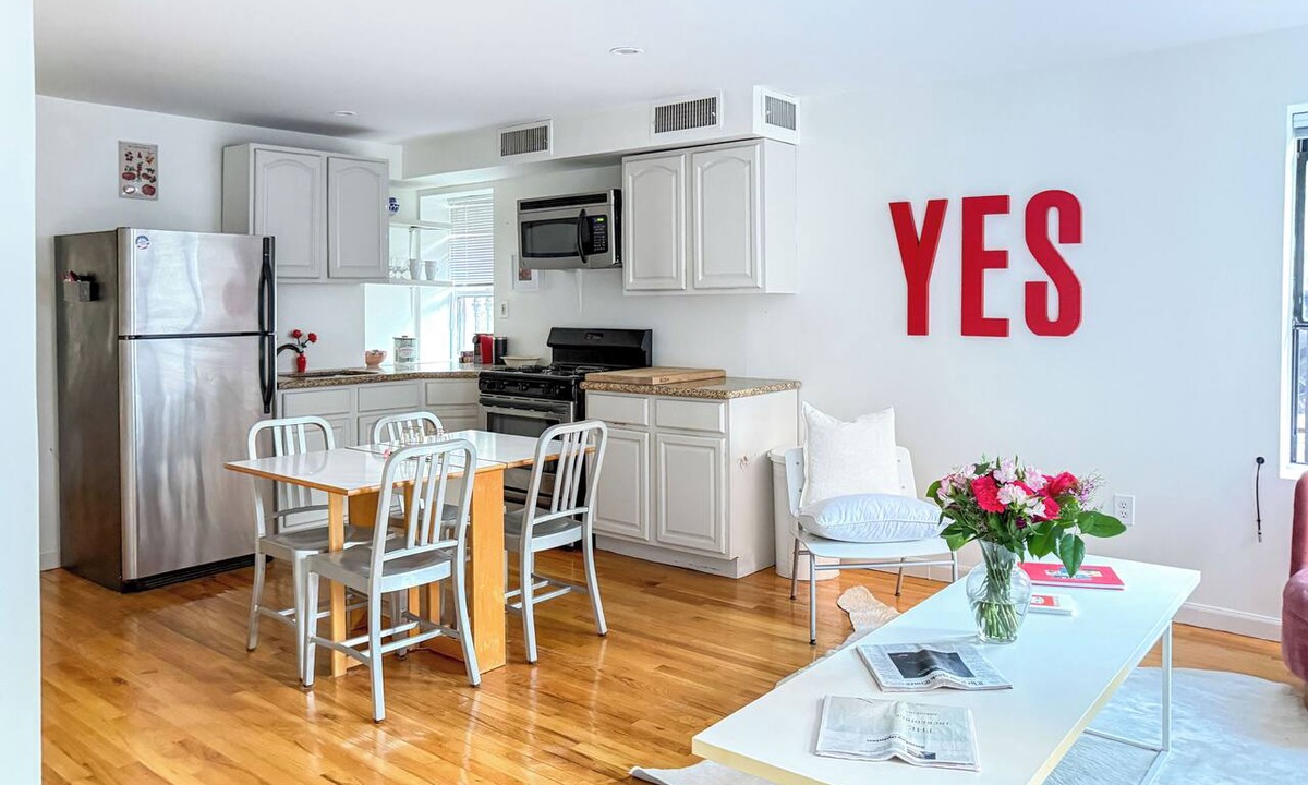 Clinton Hill Apartment | Cozy Brooklyn Apt. In Sought-After Neighborhood. Furnished Monthly. Sleeps 3