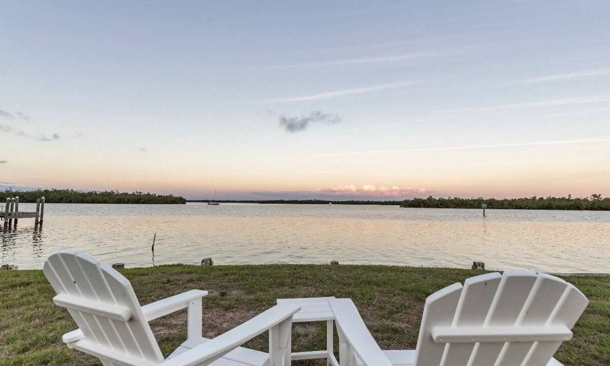 Goodland Apartment | Cozy Cottage Goodland Fl.