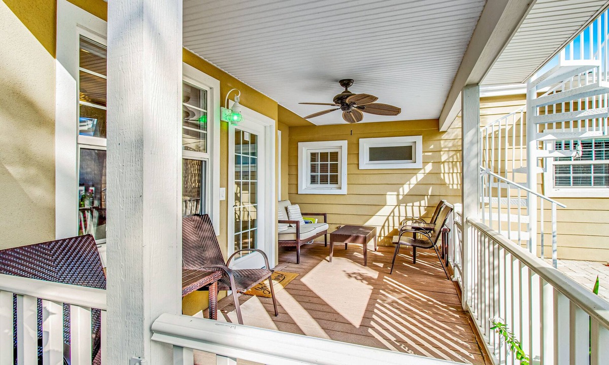 Holmes Beach House | Cozy cottage with pool & great location only steps from the beach
