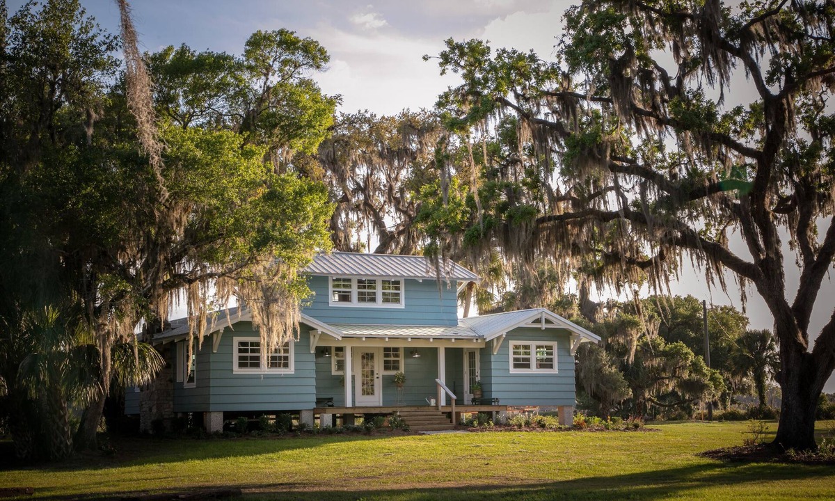 Myakka City House | Cozy farm home 2 miles from Terra Nova and 14 miles from Lakewood Ranch.