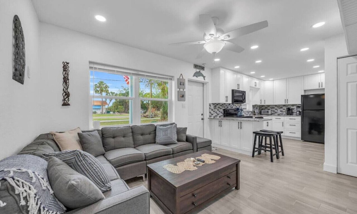 Varnum Park Apartment | Cozy Melbourne Retreat | Eau Gallie Arts | Wi-Fi