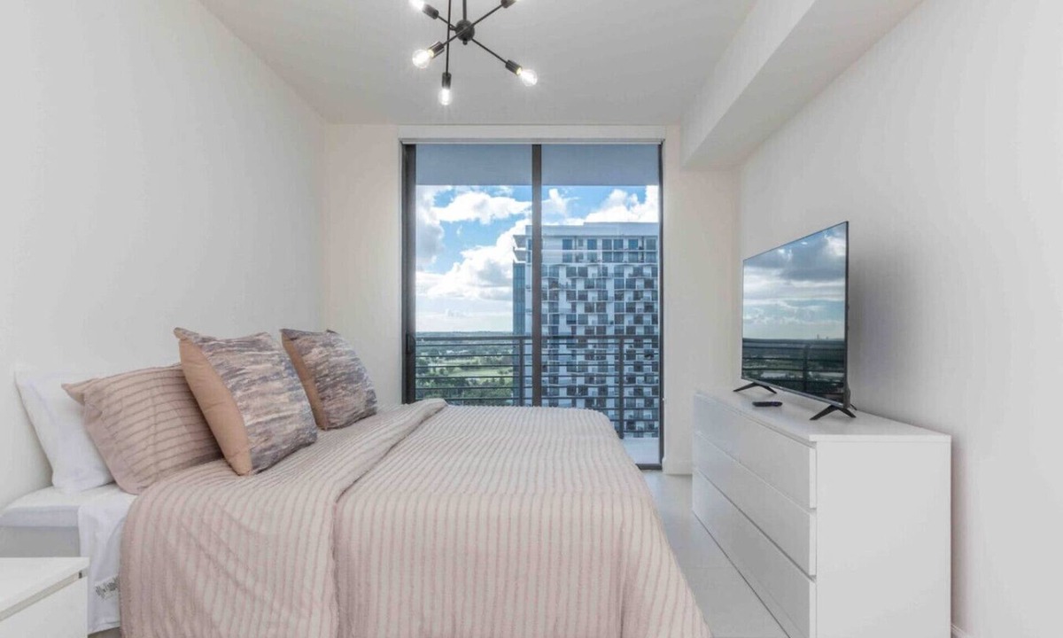 Doral Apartment | Cozy & Modern 2BR Perfect for Business or Leisure