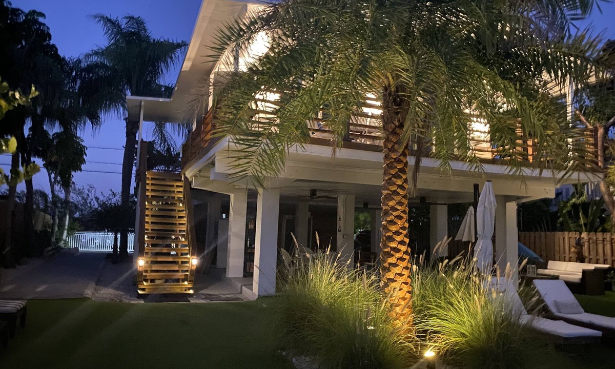 Indian Waterways House | Cozy Modern Beach House with Island Charm