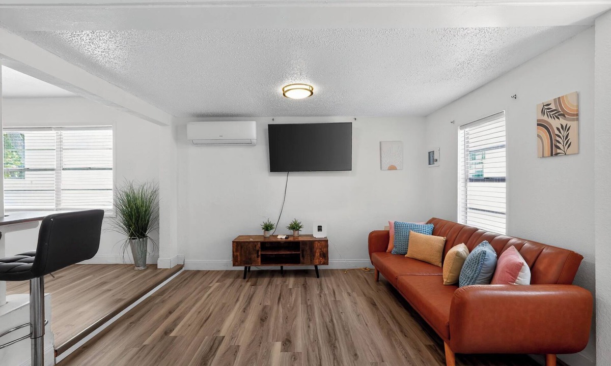 Ballast Point House | Cozy Quiet Retreat with AC, Big Yard & Fire Pit - 2706B