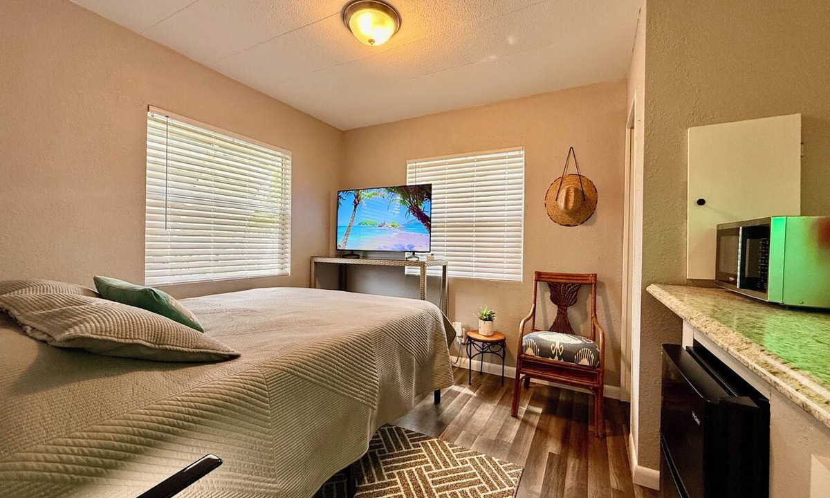 Florida North Atlantic Coast Apartment | Cozy Room w/Private Entry + Bathroom Near Beaches & PGA Mall & PGA National