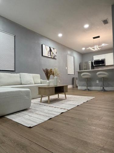 Town N County Park House | Cozy Tampa Retreat Near Everything