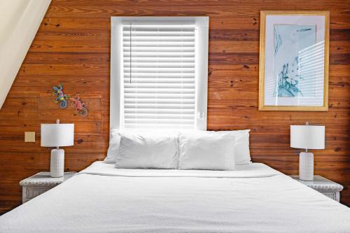 Key West Historic District Apartment | Curry House- 3rd Floor, King Bed, & Balcony Room 8
