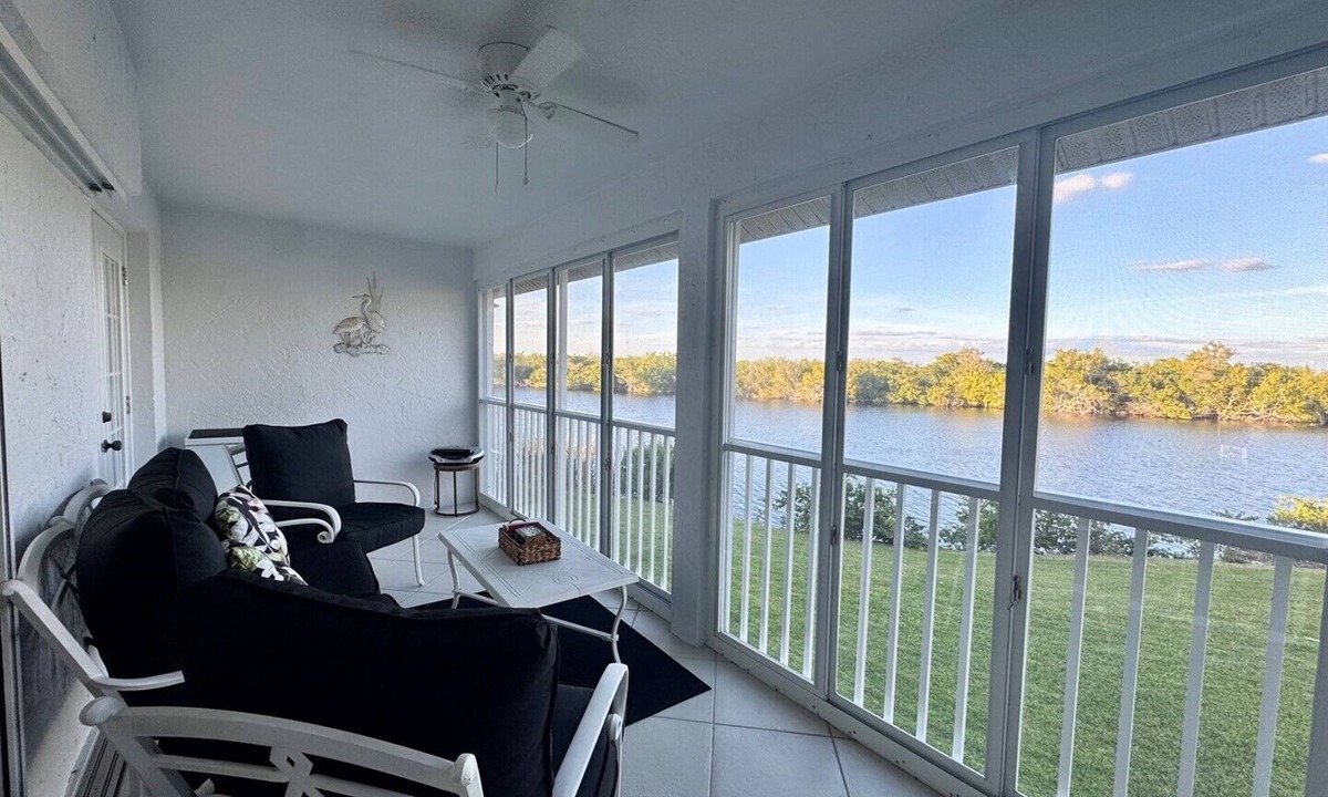 Hammock Bay Condo | Delightful Lake View Condo just minutes to Marco Island
