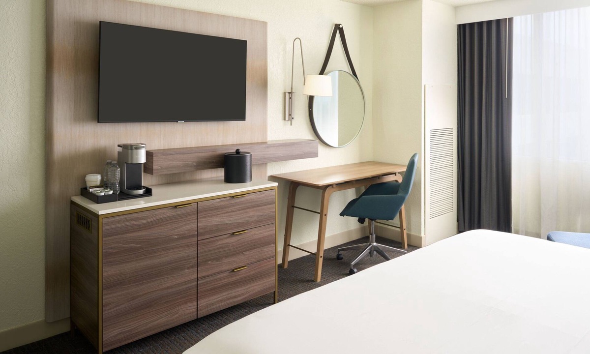 West Palm Beach Hotel | Delta Hotels by Marriott West Palm Beach