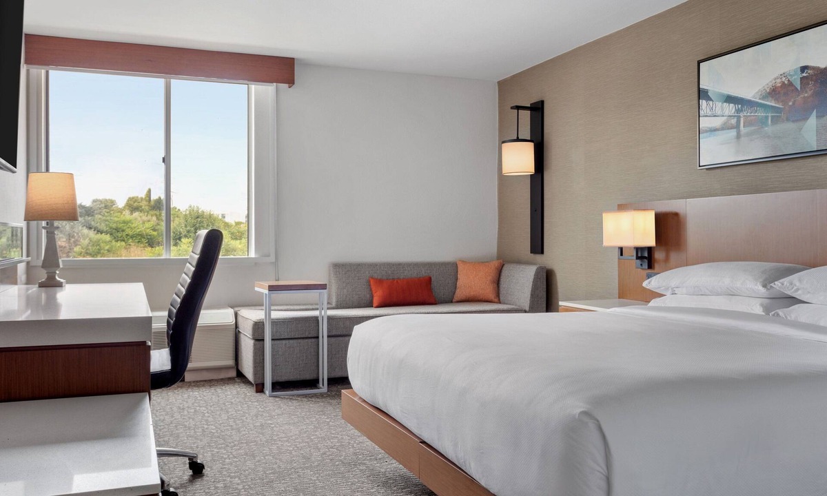Breinigsville Hotel | Delta Hotels by Marriott Allentown Lehigh Valley